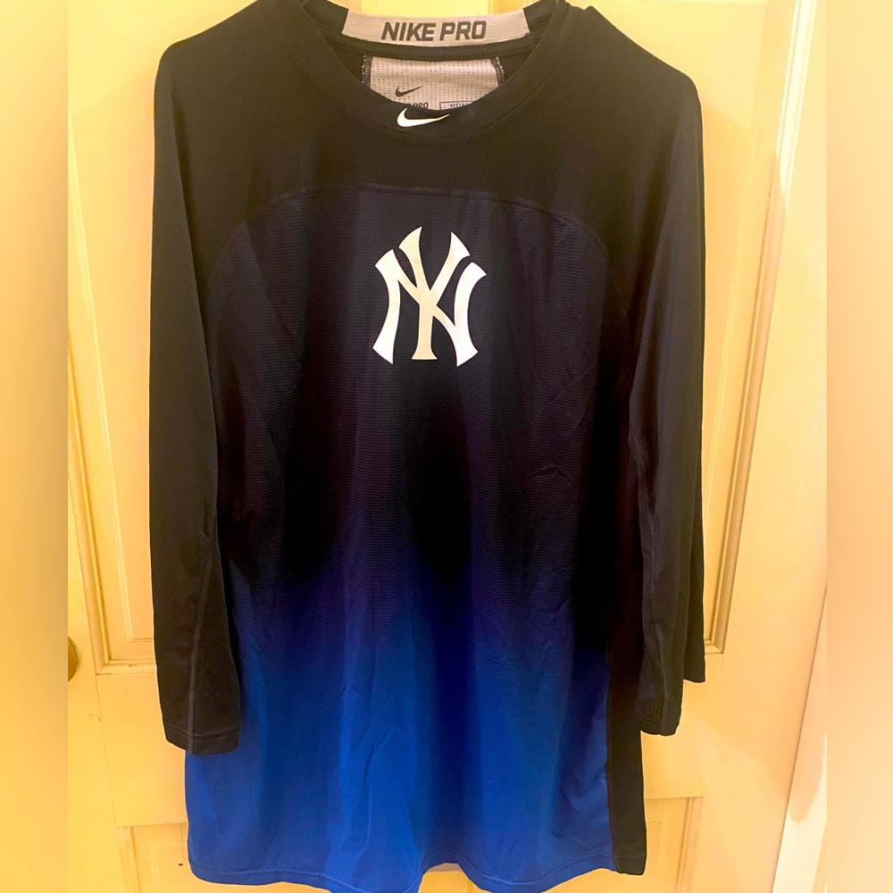NEW Nike Pro Black Shirt with White New York Yankees Logo
